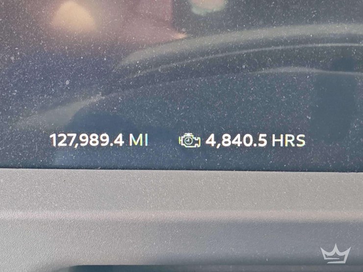 2022-peterbilt-567-t/a-wet-kit-day-cab-truck-tractor-image-8