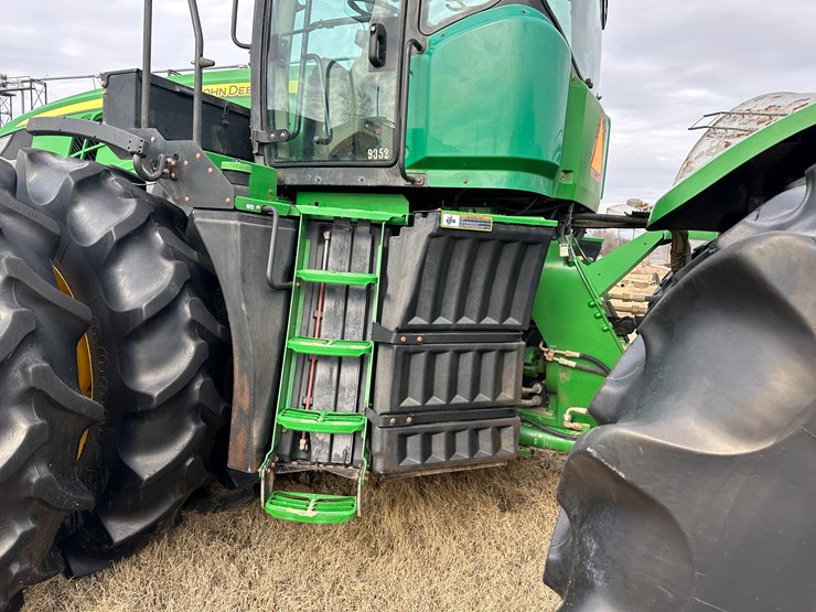 2013-john-deere-9560r-image-38