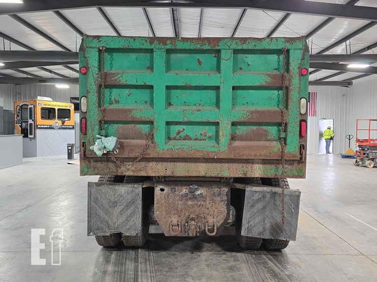 2013-peterbilt-365-image-8