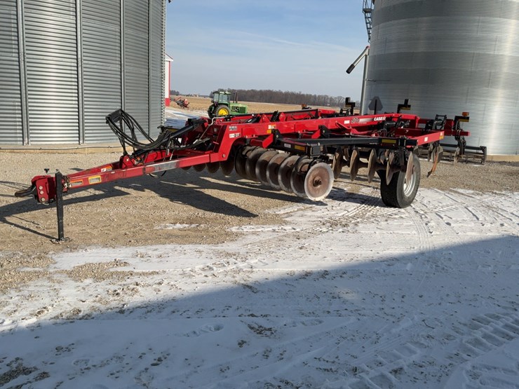 case-ih-870-ecolo-tiger-disc-ripper-image-1