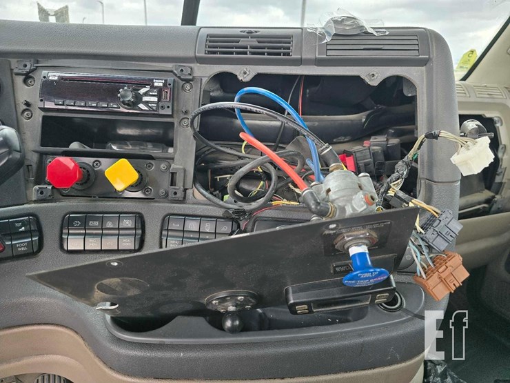 2018-freightliner-cascadia-113-image-20