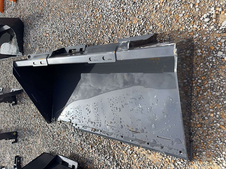 unused-skid-steer-track-duty-66"-bucket-image-1