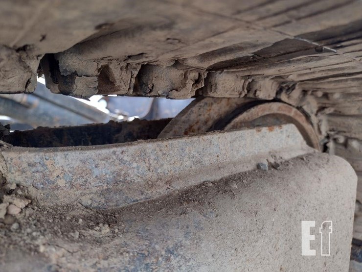 2013-deere-35d-image-40