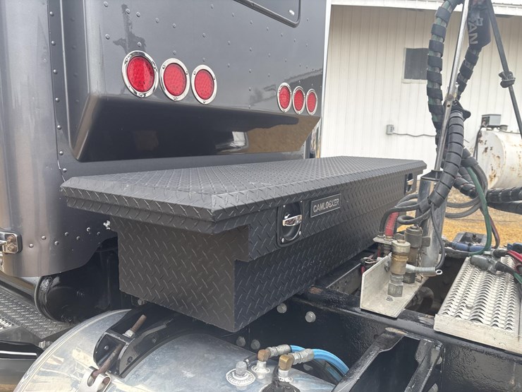 2006-peterbilt-379-image-20