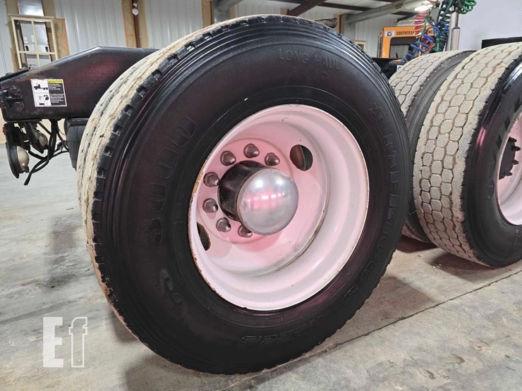 2010-peterbilt-340-image-24