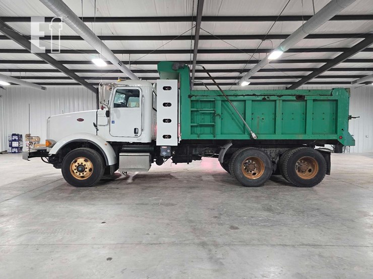 2012-peterbilt-365-image-5