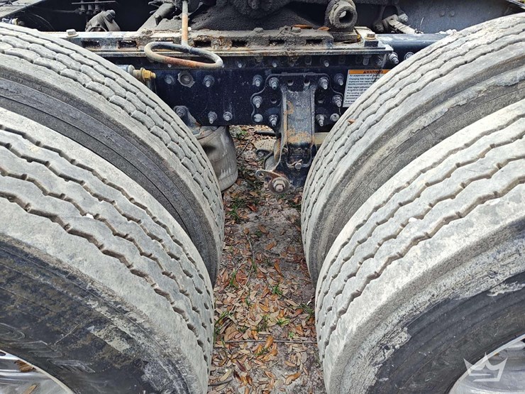 2020-mack-anthem-t/a-wet-kit-day-cab-truck-tractor-image-36