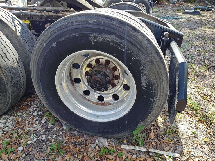 2022-mack-anthem-t/a-wet-kit-day-cab-truck-tractor-image-41