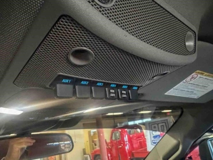 2022-ford-f550-xlt-image-21