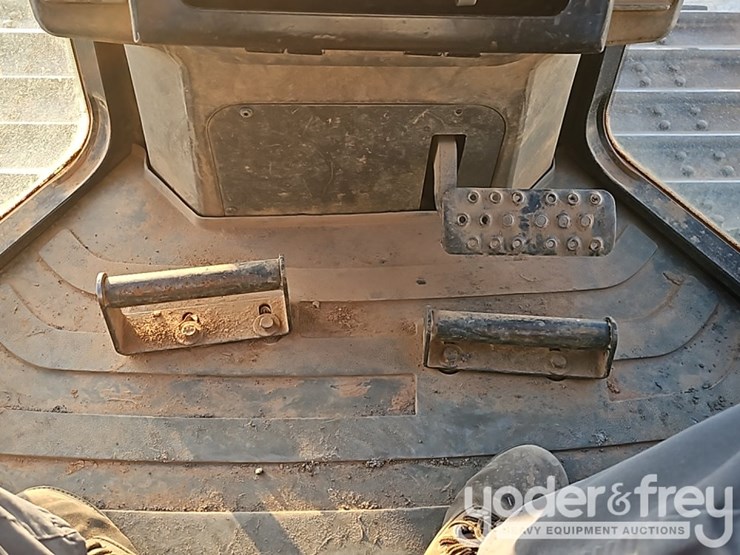 2018-caterpillar-d4k2-lgp-image-33