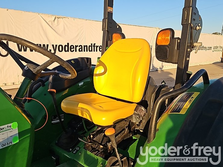 2024-john-deere-5075e-image-17