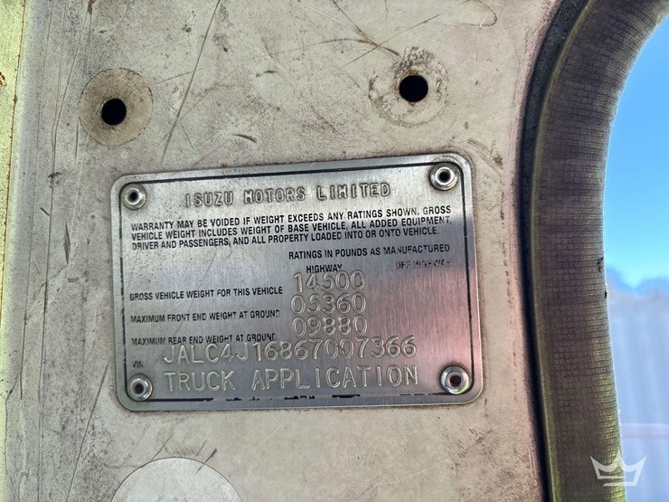 2006-isuzu-npr-image-5