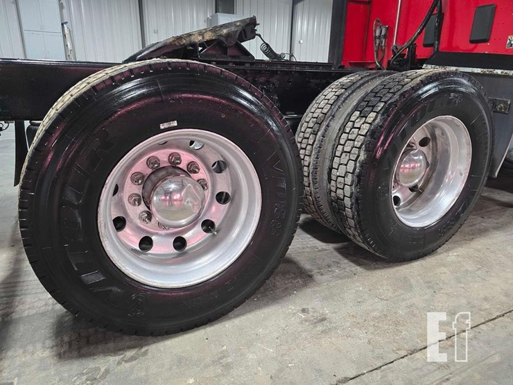 2020-kenworth-t680-image-24