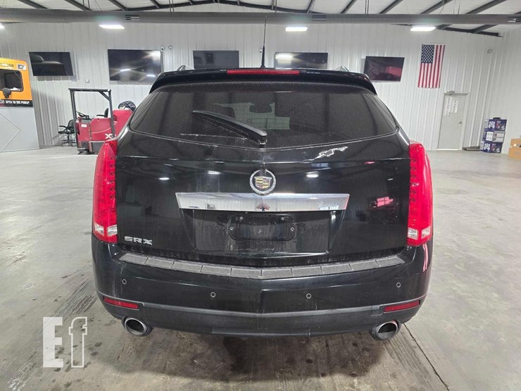 2011-cadillac-srx-image-8