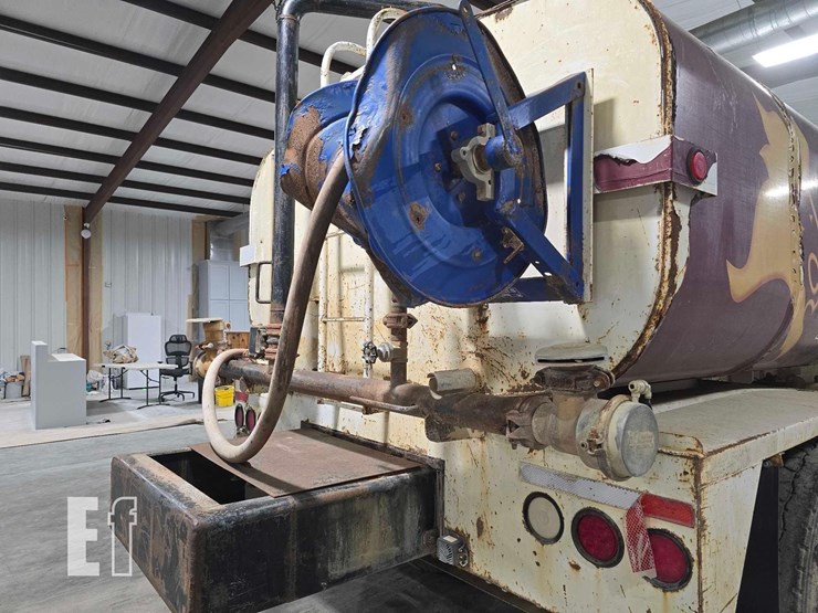 2009-international-durastar-4300-image-17