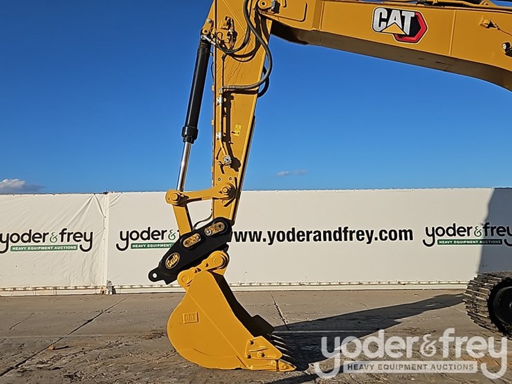 2023-caterpillar-340-image-16