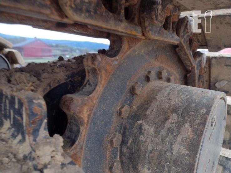 2021-deere-85g-image-28