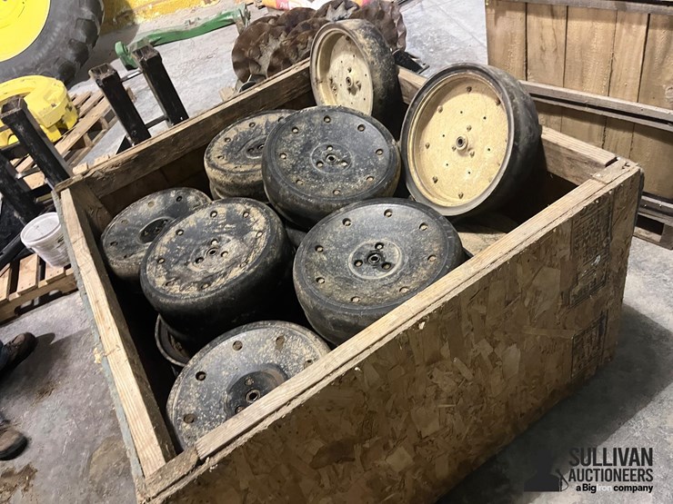 planter-closing-wheels-image-3