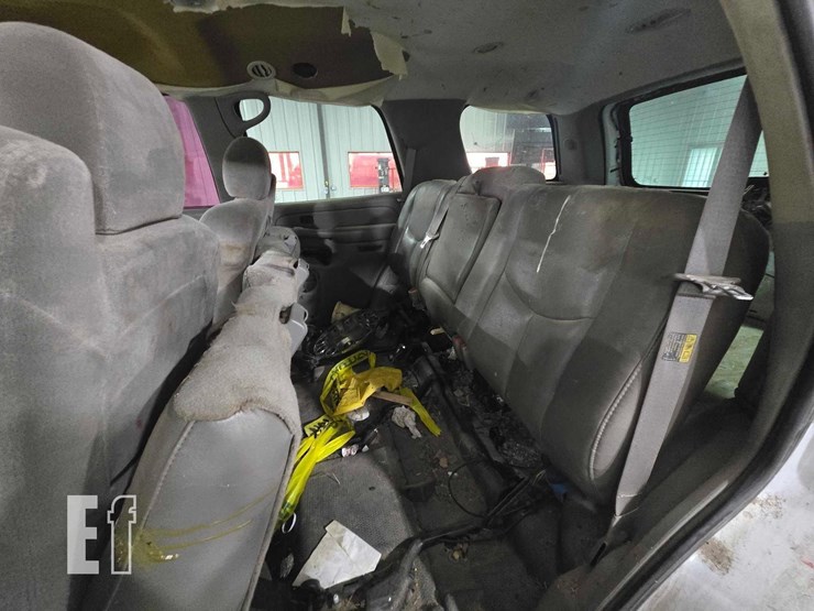 2006-chevrolet-tahoe-image-15