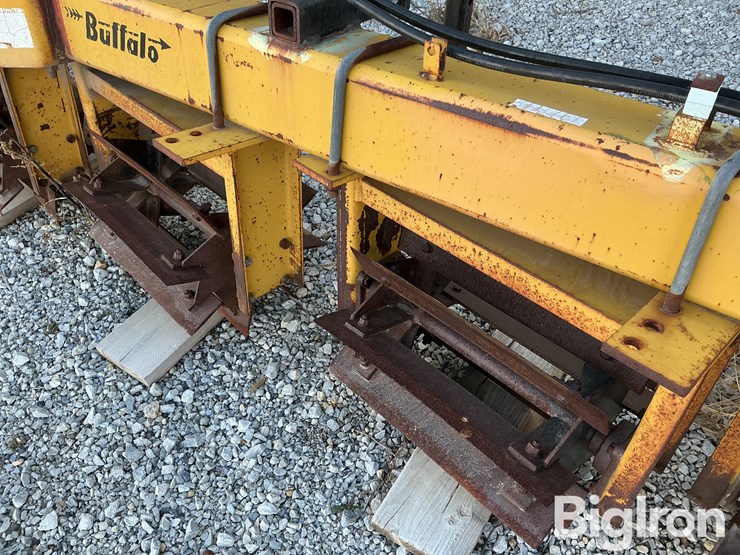 buffalo-51011630-mounted-16-row-stalk-chopper-image-19