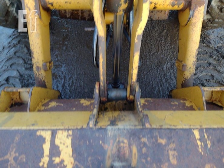 2005-caterpillar-420d-image-19