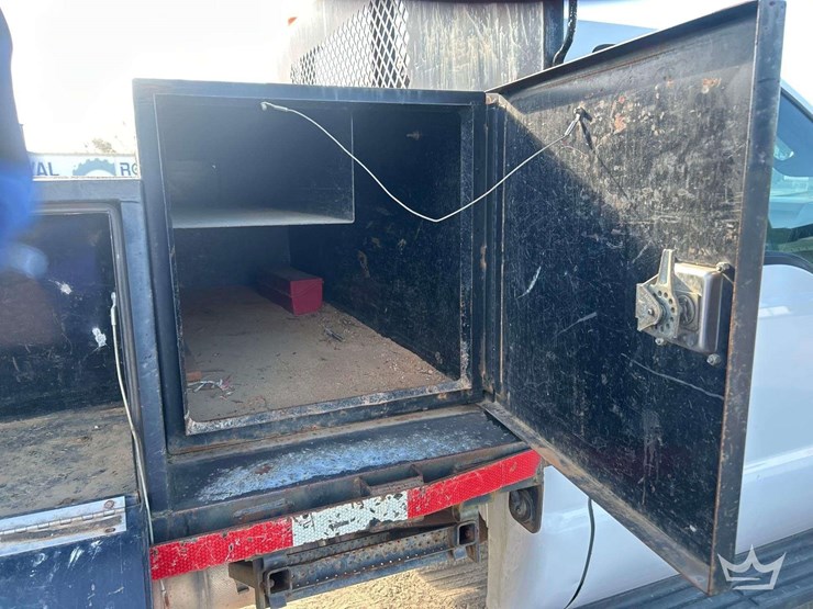 2016-utility-flatbed-image-26