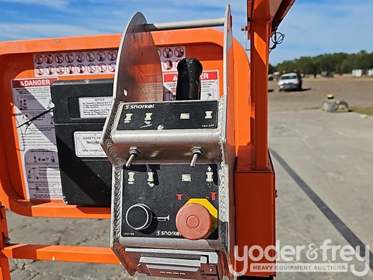 2017-jlg-1930es-image-13