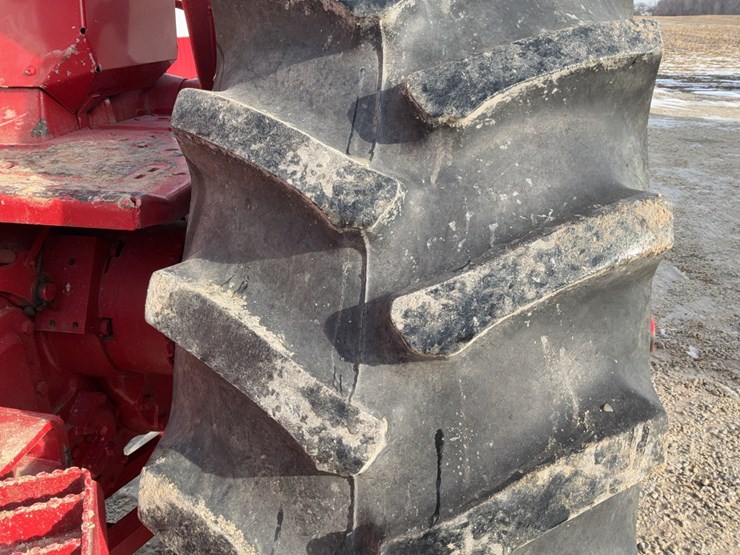 1970-ih-farmall-856-tractor-image-22