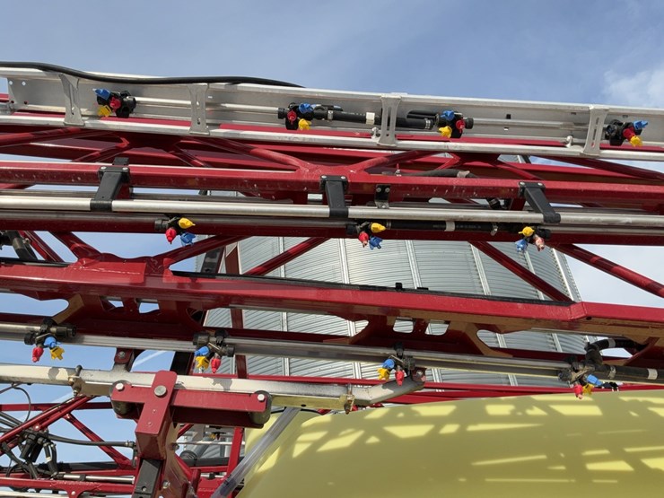 2024-hardi-commander-45-pull-type-sprayer-image-30