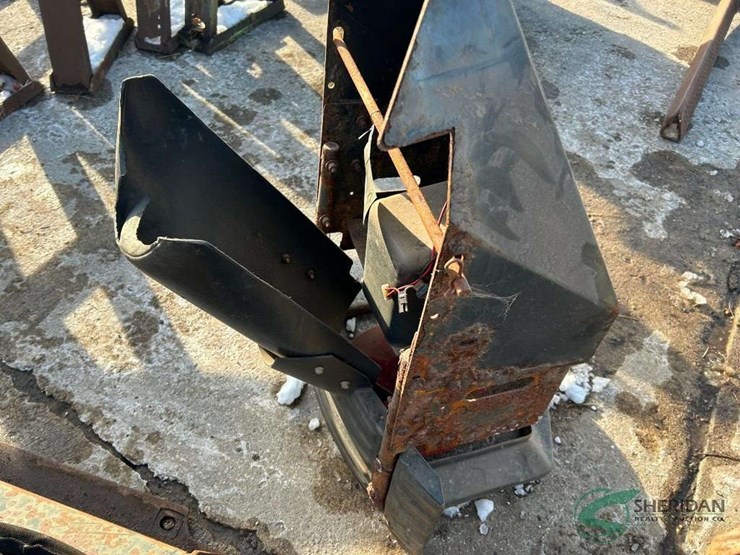 salt-spreader-chute-image-4