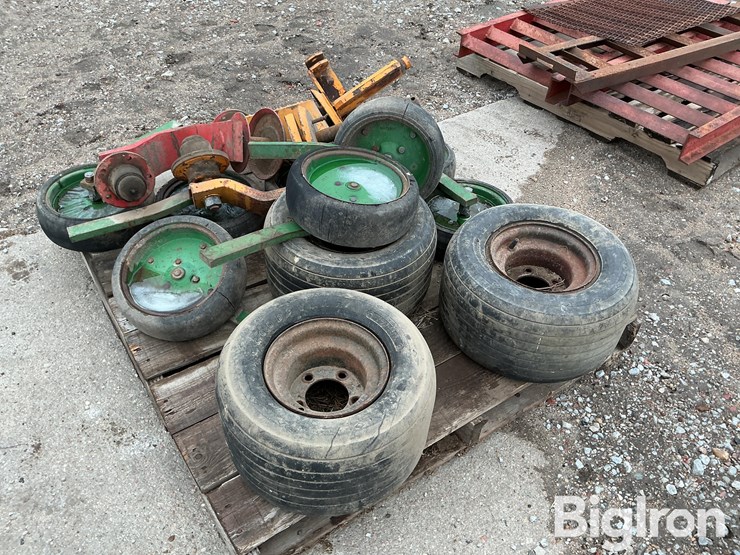 implement-row-gauge-wheels-&-brackets-image-7