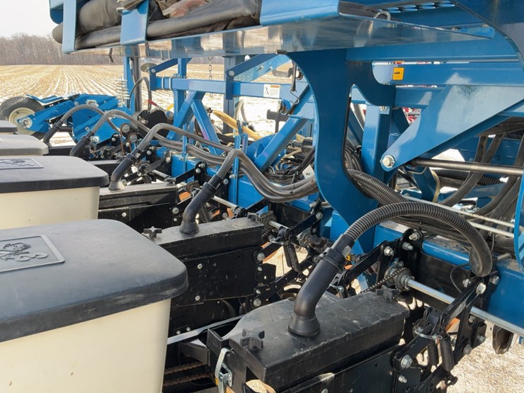 kinze-3600-image-62