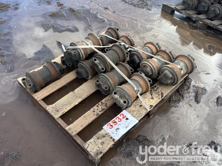 pallet-of-track-rollers-image-1