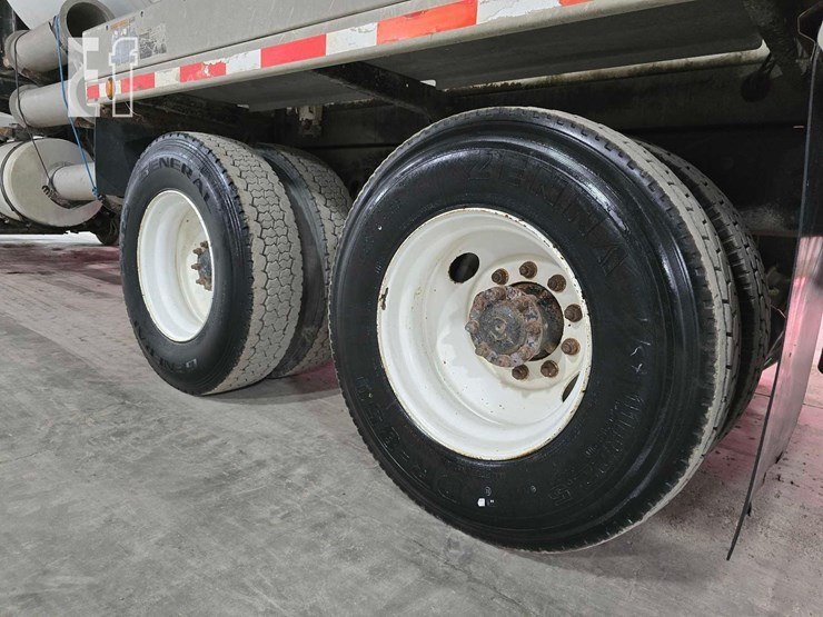 2007-international-7600-image-37