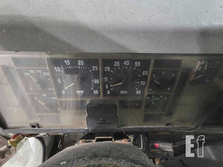 1998-international-4700-image-13