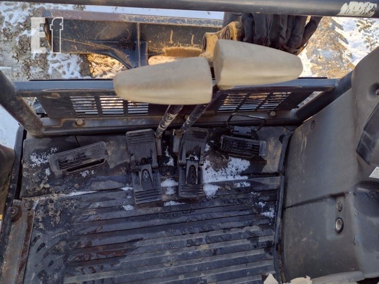 2013-deere-35d-image-7