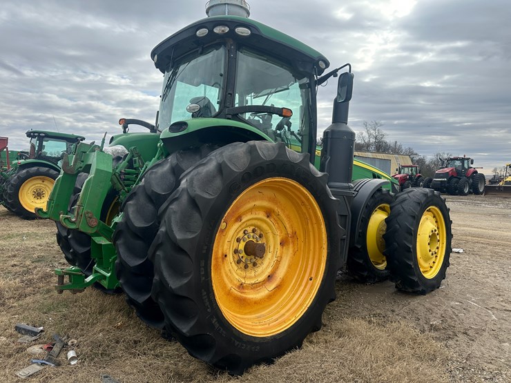 2010-john-deere-8345r-image-3