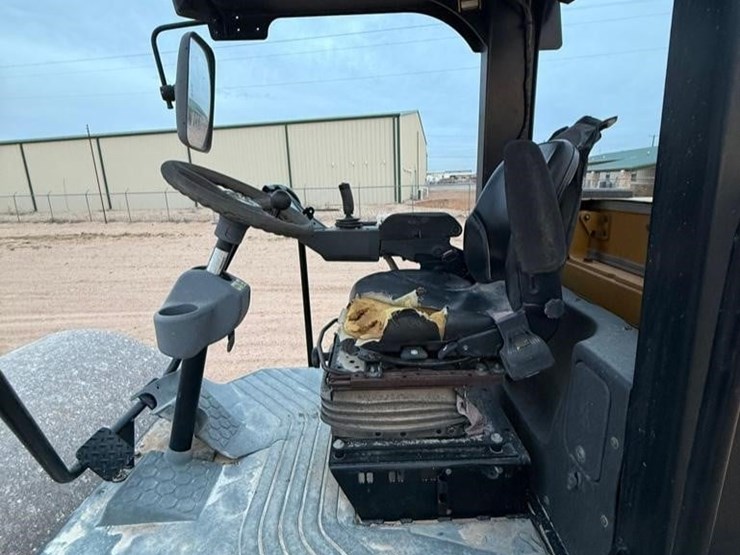 2013-caterpillar-cs56b-image-16