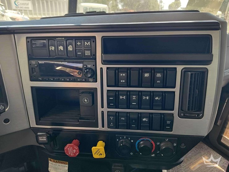 2022-mack-anthem-t/a-wet-kit-day-cab-truck-tractor-image-21