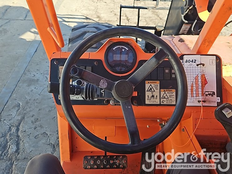 2016-sky-trak-8042-image-28