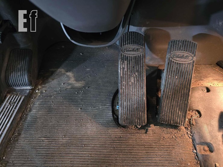 2012-peterbilt-365-image-13