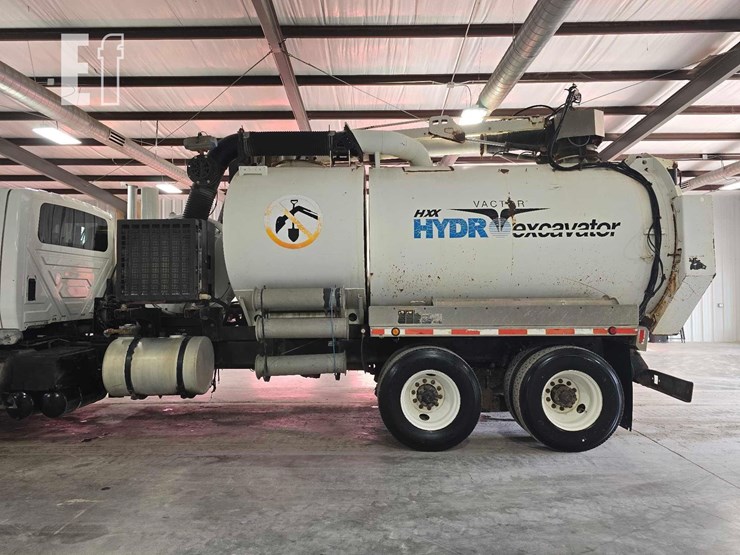 2007-international-7600-image-9