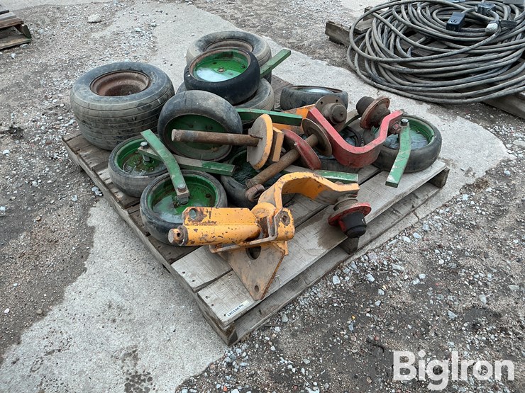 implement-row-gauge-wheels-&-brackets-image-3