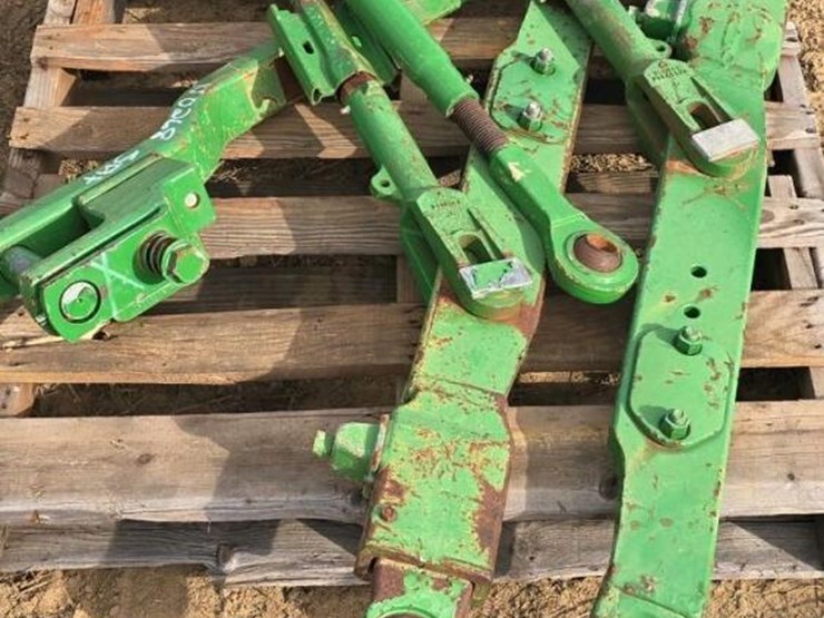 john-deere-lift-arm-and-draw-bars-image-1