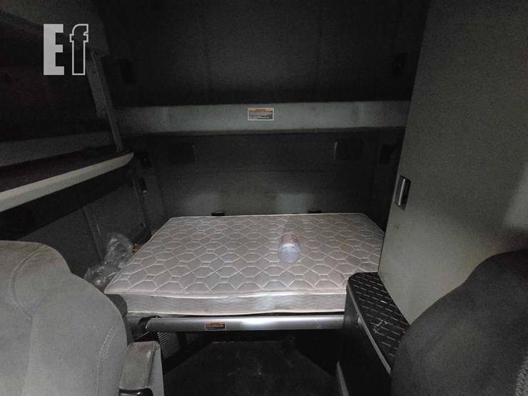 2019-kenworth-t680-image-15