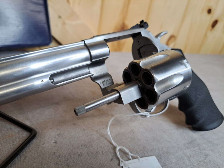 smith-&-wesson-model-629-classic-.44-magnum-da-revolver-image-9