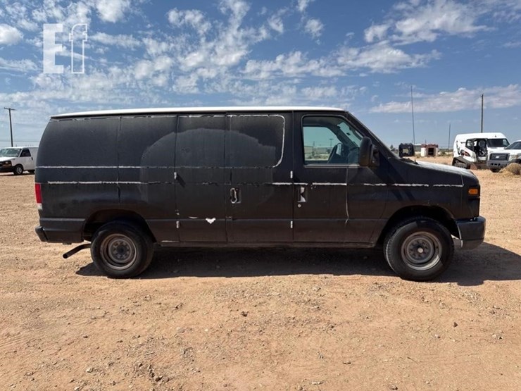 2014-ford-e150-image-6