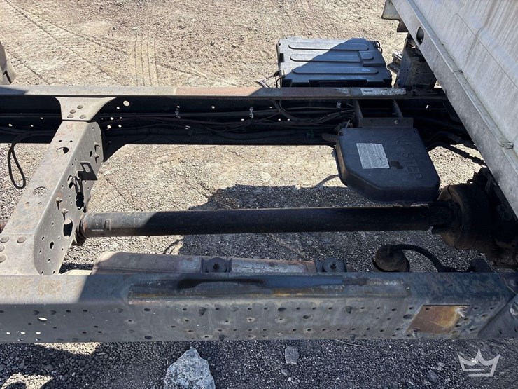 2006-isuzu-npr-image-24