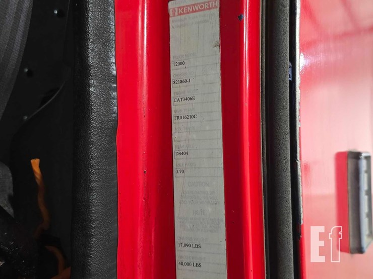 2016-kenworth-t2000-image-30