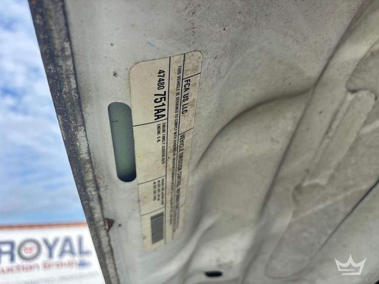 2016-ram-4500-crew-cab-landscape-dump-truck-image-18